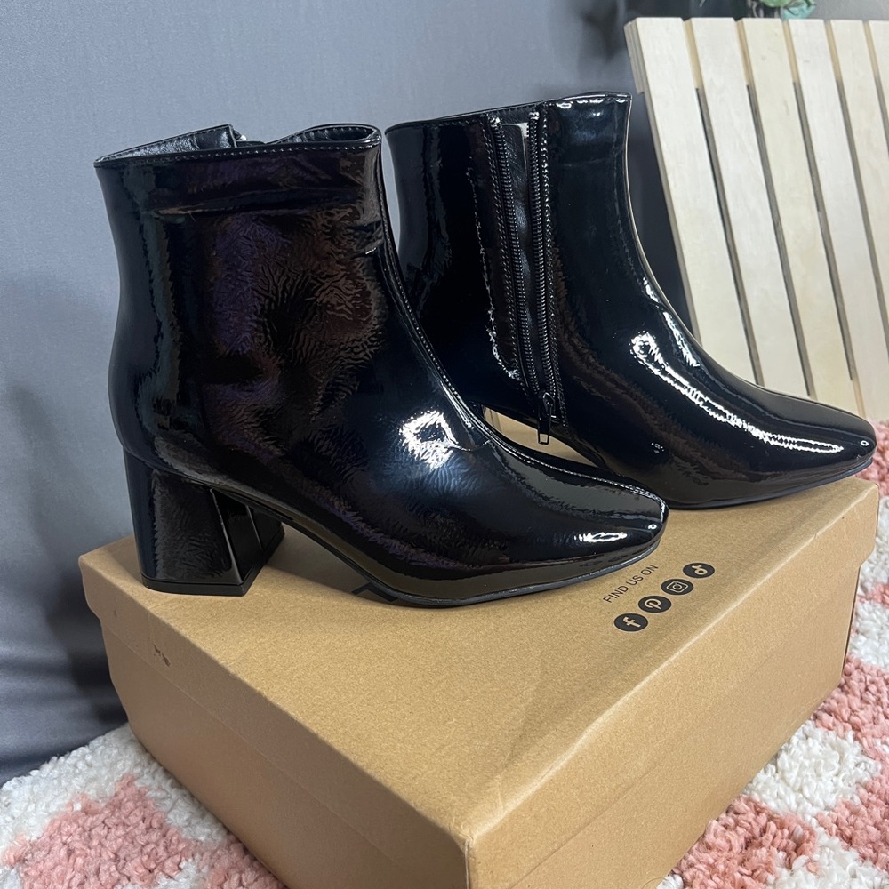 Brand new Tinstree boots in box. patent leather ankle boots
